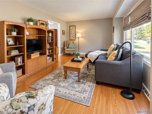 35 Treehaven Road, West Seneca, NY 14224