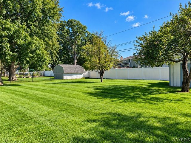 35 Treehaven Road, West Seneca, NY 14224