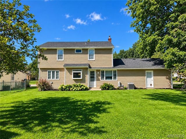 35 Treehaven Road, West Seneca, NY 14224