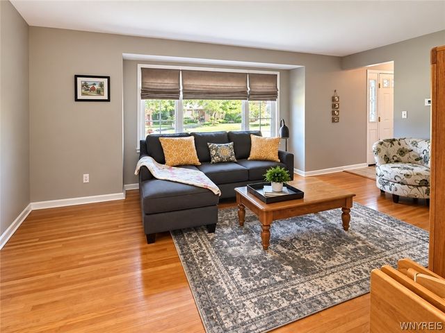 35 Treehaven Road, West Seneca, NY 14224