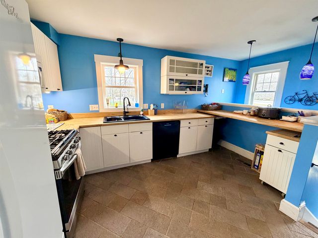 15 Dunklee Street, Concord, NH 03301