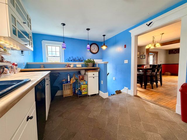 15 Dunklee Street, Concord, NH 03301