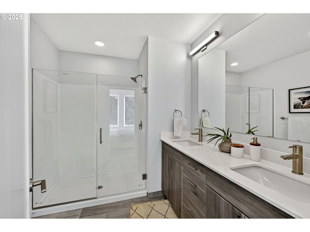 7248 Ne Going St, Portland, OR 97218