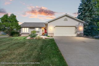 5910 Cabrena Drive, Lansing, MI 48917