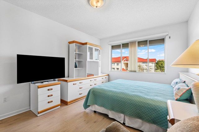 109 Half Moon Circle G3, Hypoluxo, FL 33462