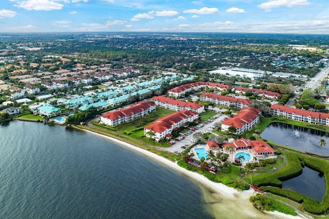 109 Half Moon Circle G3, Hypoluxo, FL 33462