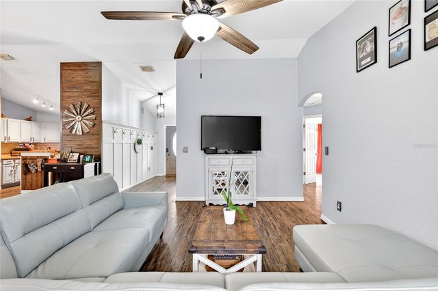45 LARCH RADIAL, Ocala, FL 34480