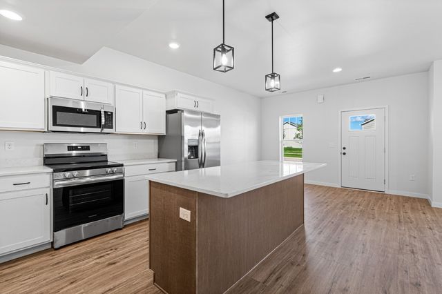 2309 Water Tower Pl, North Liberty, IA 52317