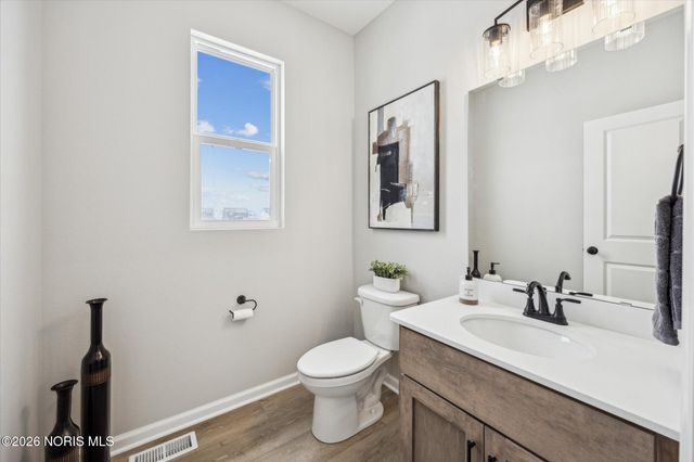 197 Valley Hall Drive, Perrysburg, OH 43551