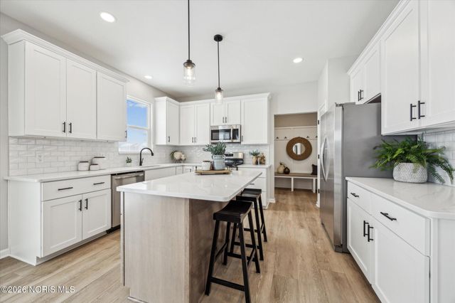 197 Valley Hall Drive, Perrysburg, OH 43551