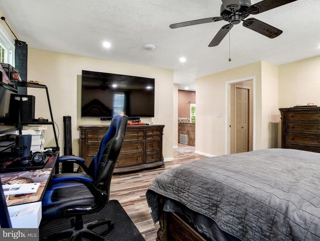 16500 BEALLE HILL RD, Waldorf, MD 20601