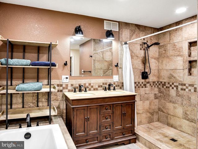 16500 BEALLE HILL RD, Waldorf, MD 20601