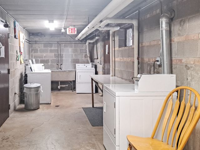 1509 Brown Street 11E, Des Plaines, IL 60016