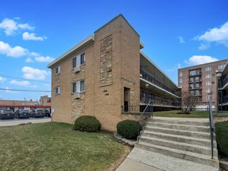 1509 Brown Street 11E, Des Plaines, IL 60016