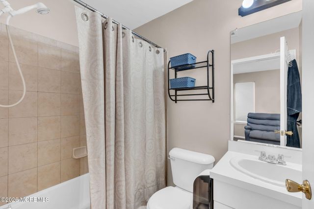 46 Aspen Court, Lakewood, NJ 08701
