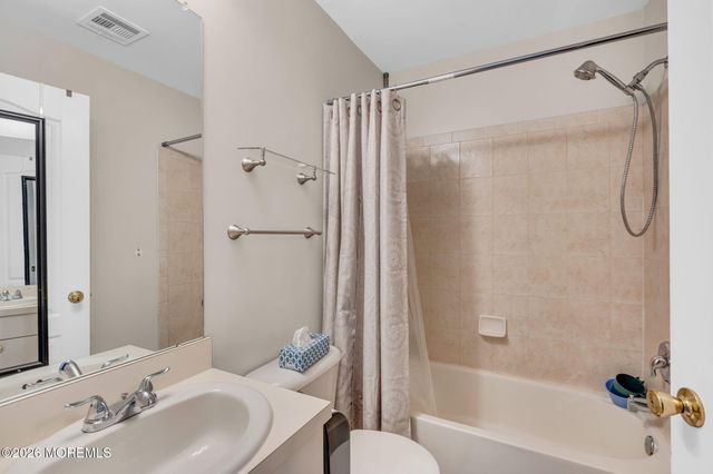 46 Aspen Court, Lakewood, NJ 08701