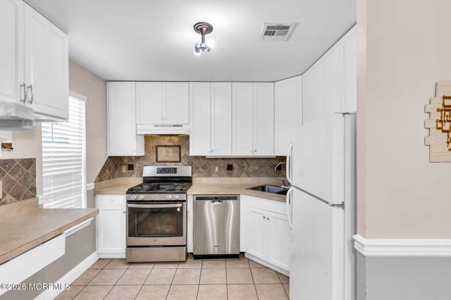 46 Aspen Court, Lakewood, NJ 08701