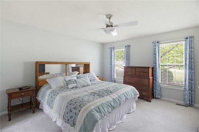 9321 Deer Path Lane, Kernersville, NC 27284