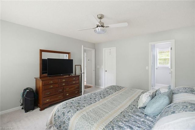 9321 Deer Path Lane, Kernersville, NC 27284