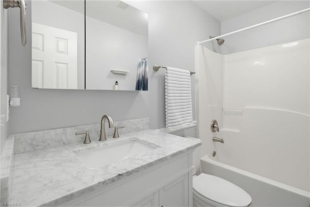 9321 Deer Path Lane, Kernersville, NC 27284