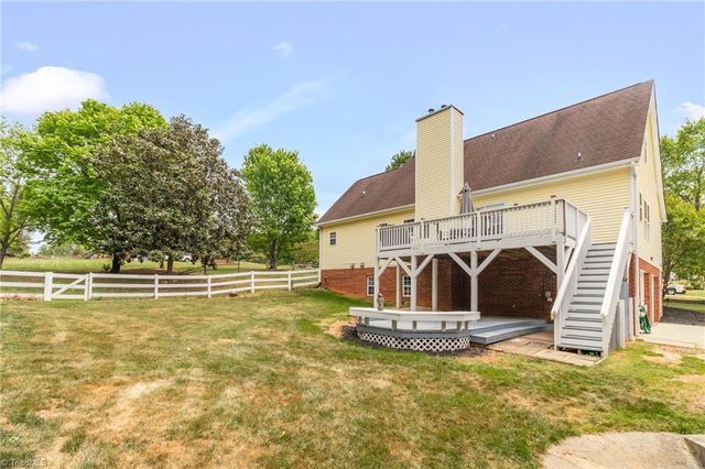 9321 Deer Path Lane, Kernersville, NC 27284