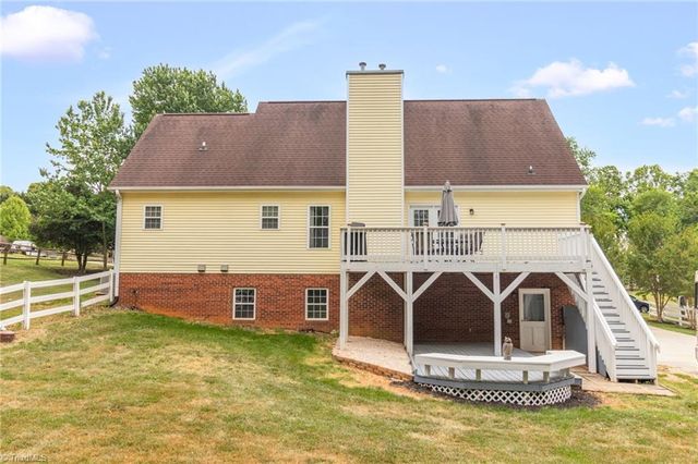 9321 Deer Path Lane, Kernersville, NC 27284