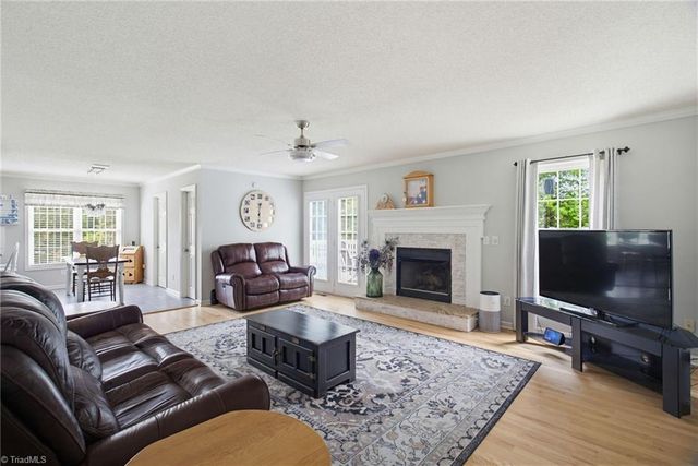 9321 Deer Path Lane, Kernersville, NC 27284