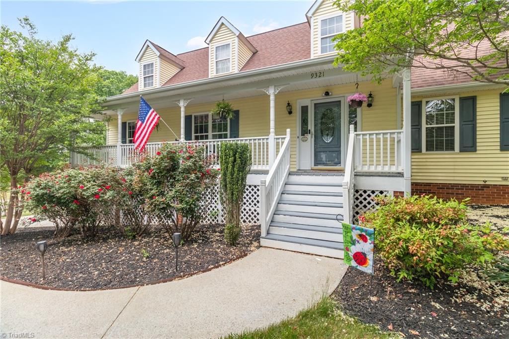 9321 Deer Path Lane, Kernersville, NC 27284