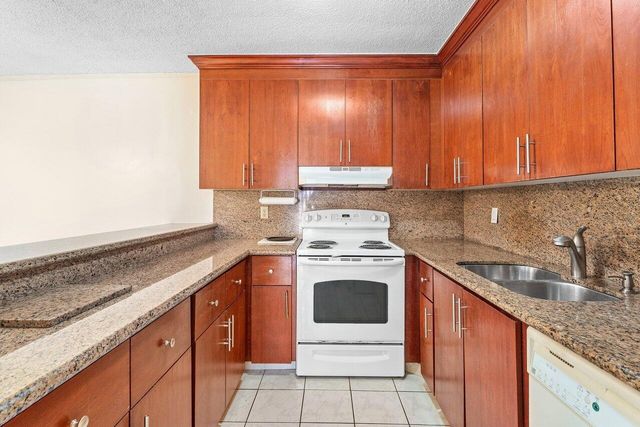 853 Springdale Circle, Palm Springs, FL 33461