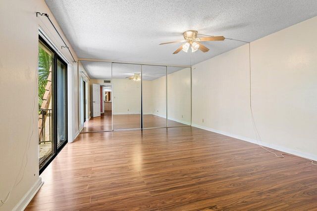 853 Springdale Circle, Palm Springs, FL 33461