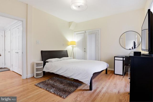 1142 N JACKSON ST, Arlington, VA 22201