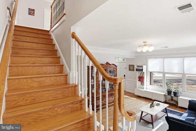 1142 N JACKSON ST, Arlington, VA 22201