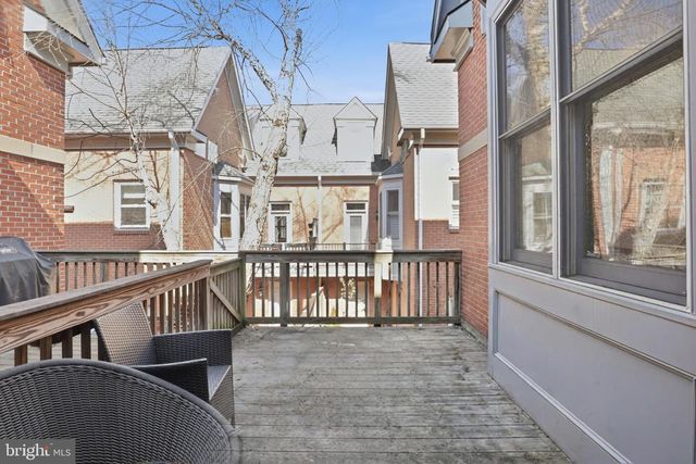 1142 N JACKSON ST, Arlington, VA 22201