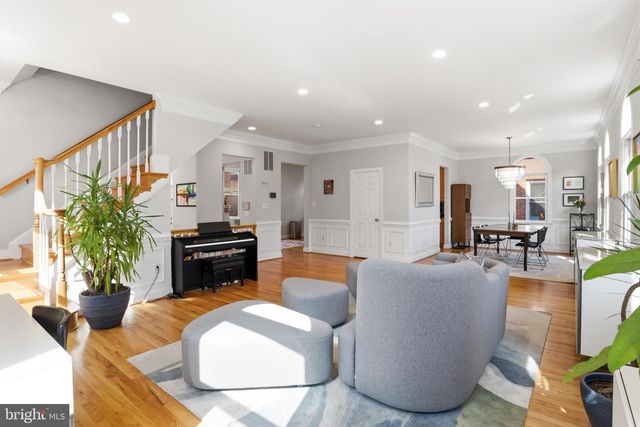 1142 N JACKSON ST, Arlington, VA 22201