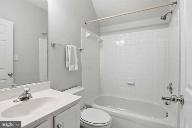 1142 N JACKSON ST, Arlington, VA 22201