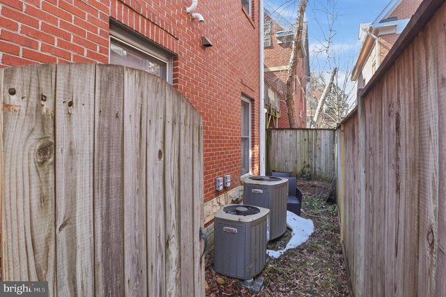 1142 N JACKSON ST, Arlington, VA 22201