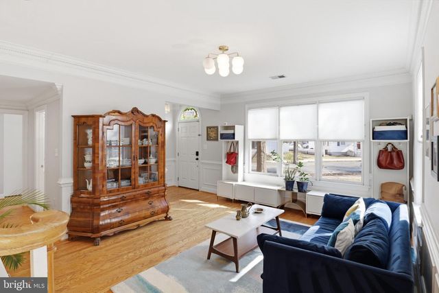 1142 N JACKSON ST, Arlington, VA 22201