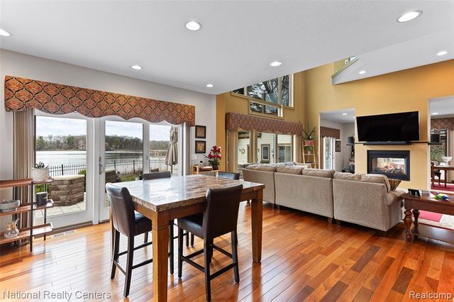 1100 Clearwater Boulevard, White Lake, MI 48386