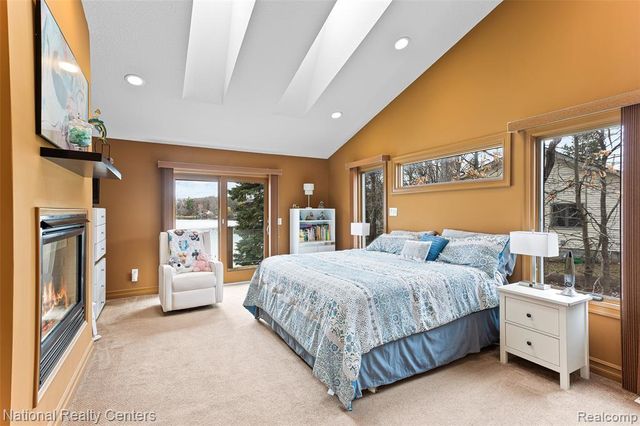 1100 Clearwater Boulevard, White Lake, MI 48386