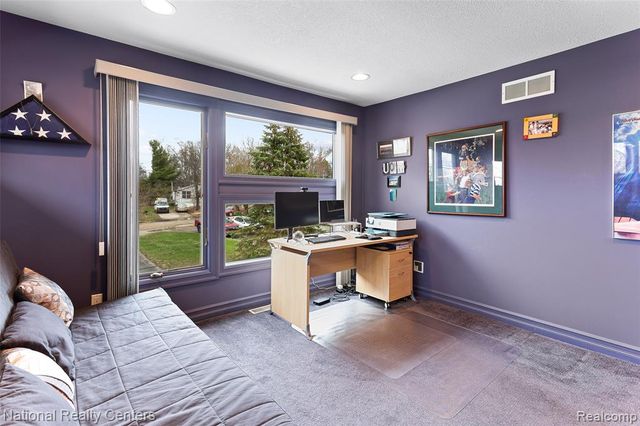 1100 Clearwater Boulevard, White Lake, MI 48386