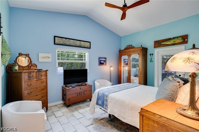1318 Junonia ST, Sanibel, FL 33957