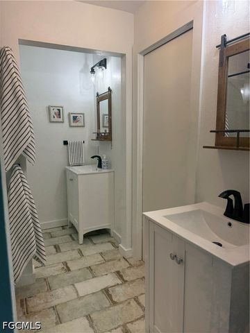 1318 Junonia ST, Sanibel, FL 33957