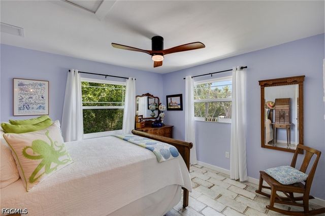 1318 Junonia ST, Sanibel, FL 33957
