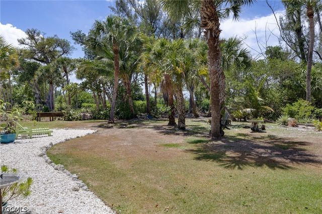 1318 Junonia ST, Sanibel, FL 33957