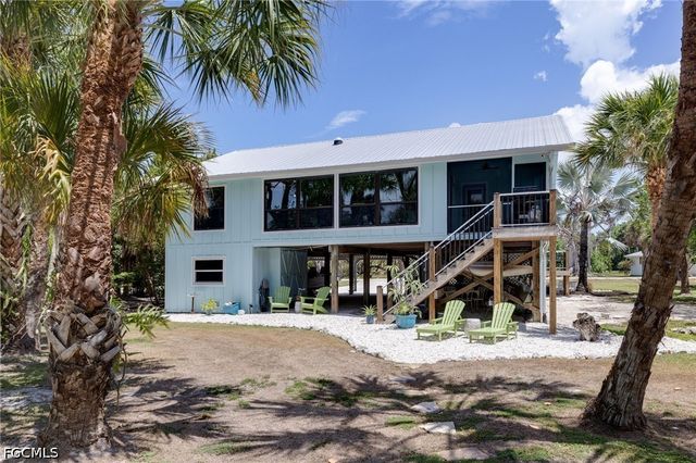 1318 Junonia ST, Sanibel, FL 33957