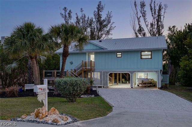 1318 Junonia ST, Sanibel, FL 33957
