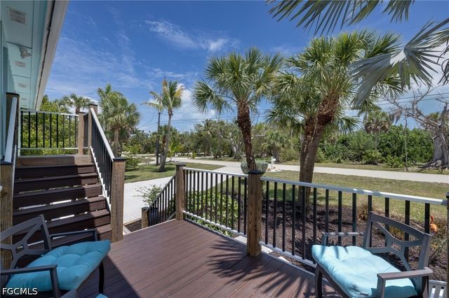 1318 Junonia ST, Sanibel, FL 33957