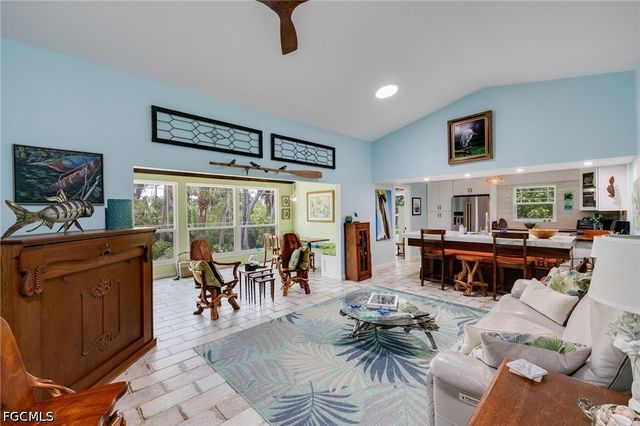 1318 Junonia ST, Sanibel, FL 33957