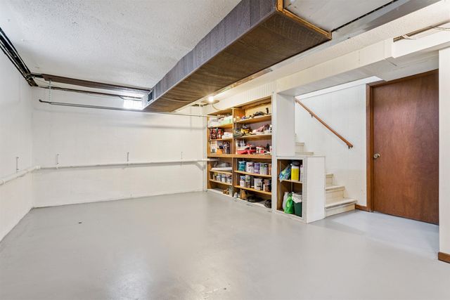 718 7th Ave NE, Oelwein, IA 50662