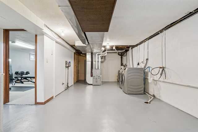 718 7th Ave NE, Oelwein, IA 50662